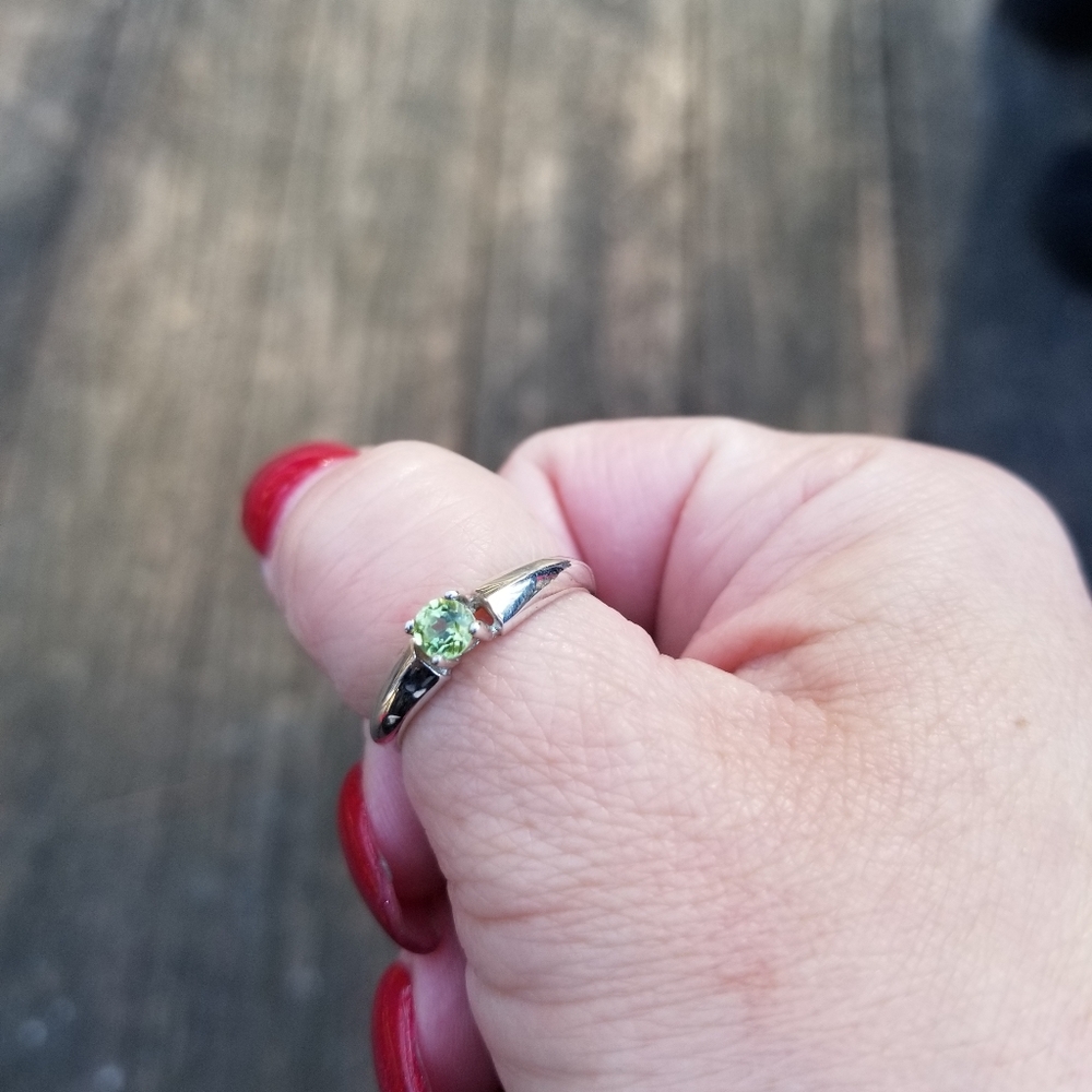 Beautiful emerald ring 8